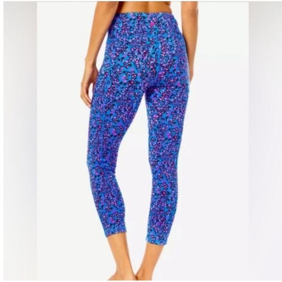 Lilly Pulitzer Luxletic Weekender Leggings Blue Flare Growl and Prowl Print XS - Picture 3 of 12